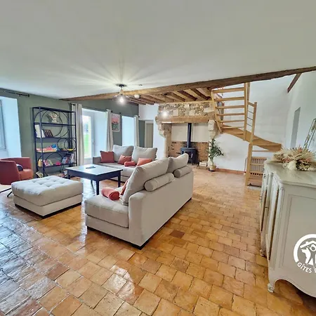 Domaine Du Trefle, 12 Personnes * Bannes (Mayenne)