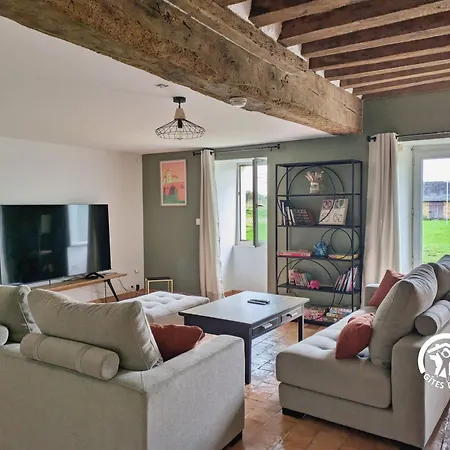 Domaine Du Trefle, 12 Personnes Bannes (Mayenne)