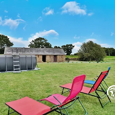 Domaine Du Trefle, 12 Personnes * Bannes (Mayenne)