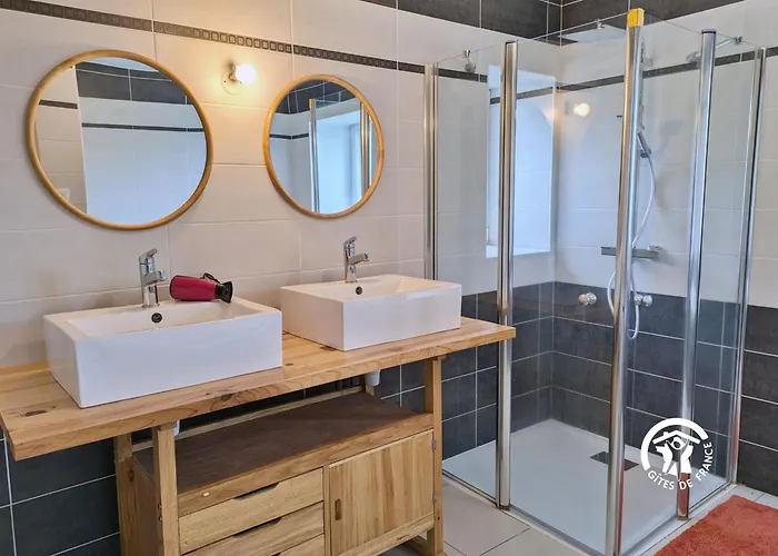 Domaine Du Trefle, 12 Personnes Bannes (Mayenne)