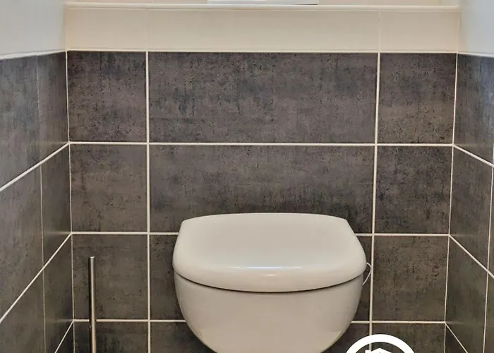 Domaine Du Trefle, 12 Personnes * Bannes (Mayenne)