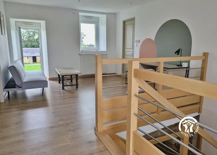 Domaine Du Trefle, 12 Personnes * Bannes (Mayenne)