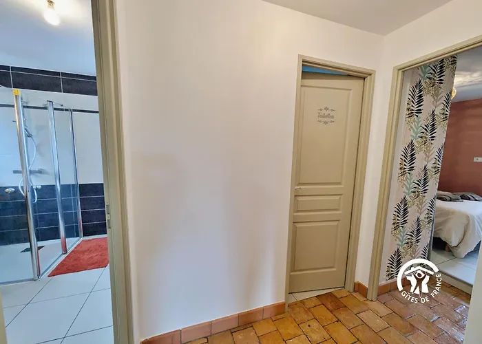 Domaine Du Trefle, 12 Personnes Bannes (Mayenne)